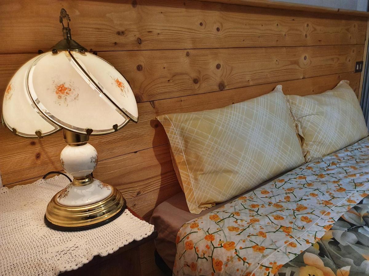 B&B Il Pettirosso Malonno エクステリア 写真